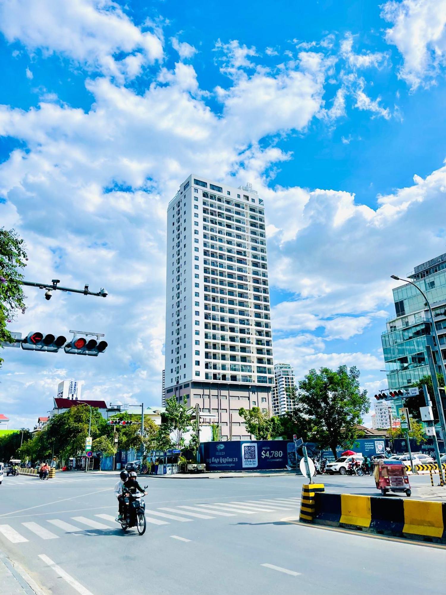 Real Hope Apartments Phnom Penh - Free Laundry ภายนอก รูปภาพ